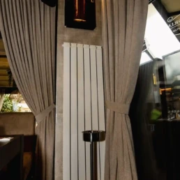 Restaurant cu terasă decorat de Sophia
