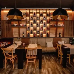 Restaurant cu terasă decorat de Sophia